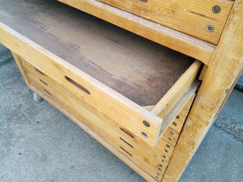 mueble cajonera 4ruedas fermentacion panaderia madera146.5x135.5x67.5 1u